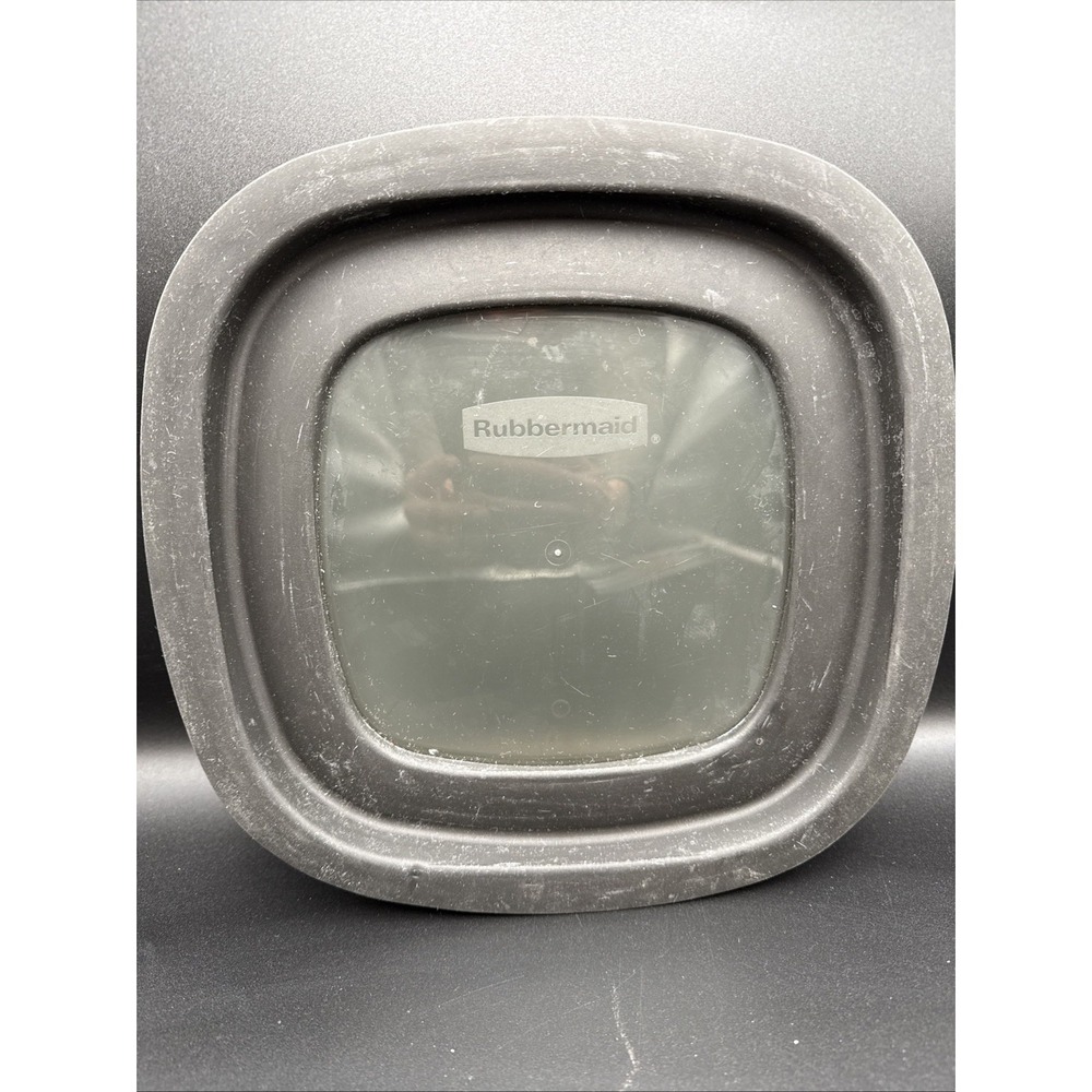Rubbermaid Premier 10M5M6 Black Square Replacement Container Window Lid 9 3/8"